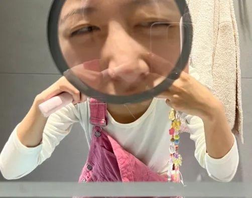 明星素颜 素颜和解?不如摆脱所谓强权定义的“美”