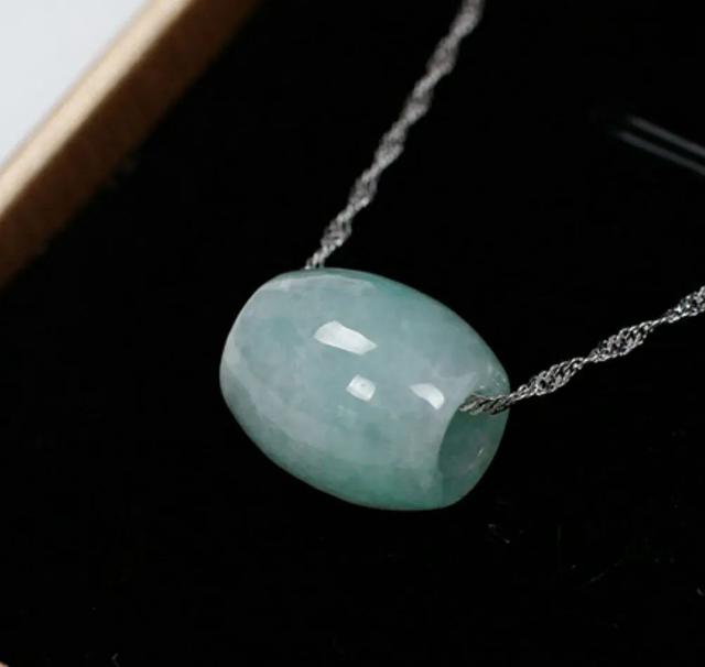 翡翠|山路难行日易斜,烟村霜树欲栖鸦,翡翠路路通的寓意你都知道吗?