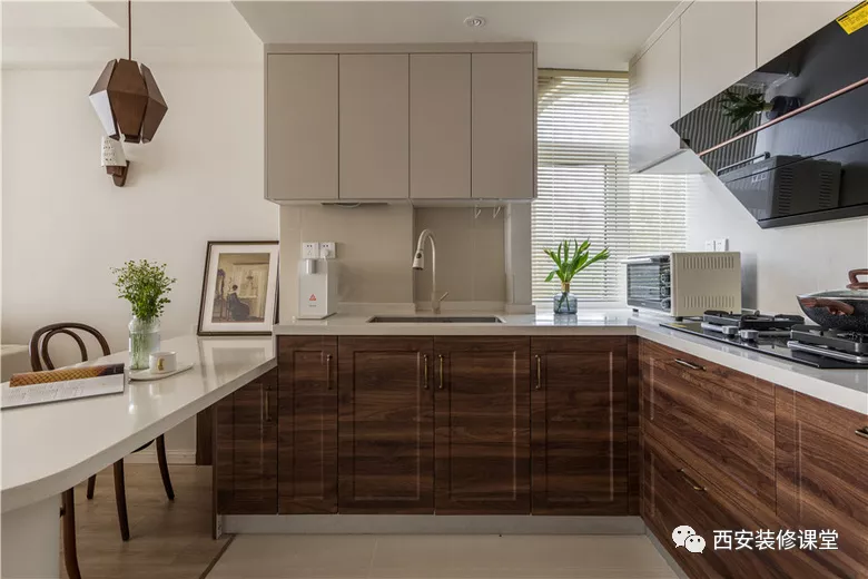 70㎡两室暗厅，改造暖色婚房