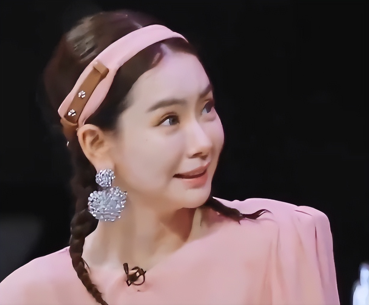 李承铉|李承铉被前任闺蜜挑衅！戚薇：关系不普通又如何？联系方式留下