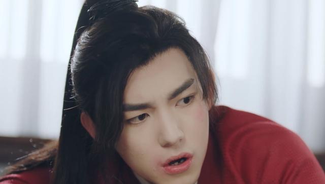 浓妆 男演员的浓妆让人出戏:有人脸比脖子白,有人画红唇演侠客