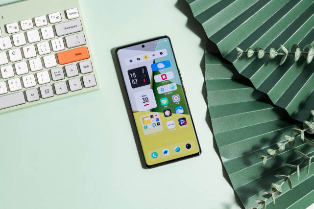 iqoo|业界第一款256GB起步的骁龙8旗舰上市