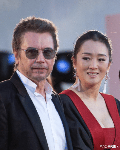 秋雅|明明是老公年龄却像爸！5位嫁“老大叔”的女星，有的年龄差30岁