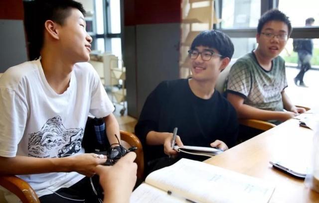 碳酸饮料|20岁小伙诊为尿毒症，或许常把它当水喝，难怪肾脏“有情绪”