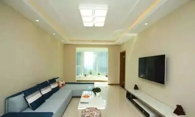 108平新房13万装，朋友一进门先愣住，毕竟客厅太与众不同了