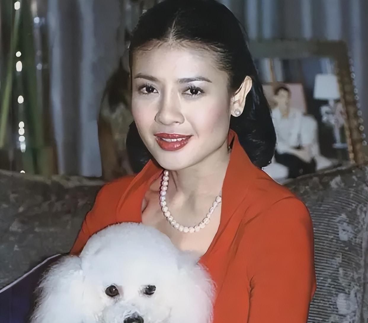 诗妮娜|51岁西拉米注定重回后宫，诗妮娜隐退用意深远，双美组合腾出空位