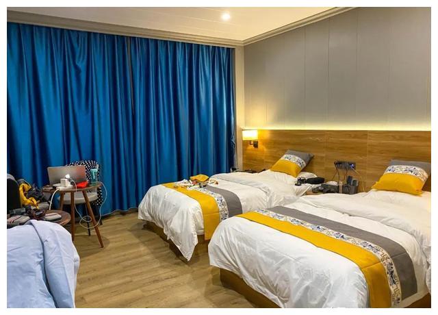 西藏|两个妹子自驾西藏一个月,吃住加油共花费7000多,贵了还是便宜?