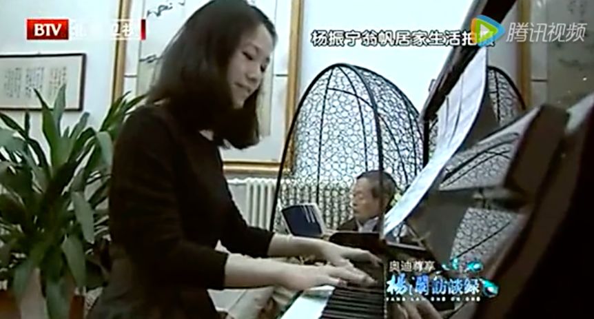 景甜|100岁杨振宁与46岁翁帆的18年婚姻生活,杨老畅谈长寿秘诀,竟与这个有关!