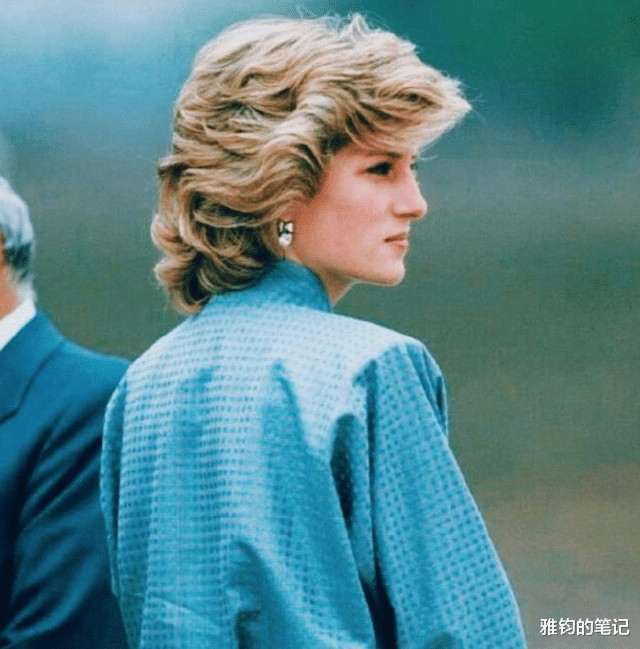 戴安娜|戴安娜当情人多疯狂?半夜打300个骚扰电话,被称为“温香软玉”