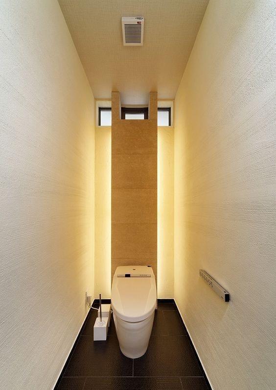 砌假墙装壁挂马桶,聪明人都在2侧做文章,10公分全塞上置物柜