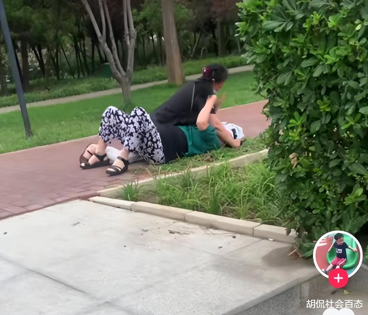 郑州:一73岁婆婆与一75岁婆婆打架,知情人:俩人为了一53岁男子