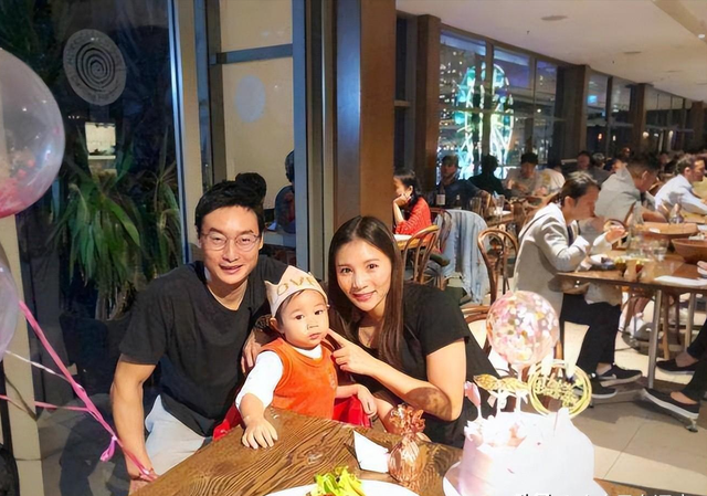 何姿|跳水女神何姿:4岁时妈妈去世,颜值不输郭晶晶,不嫁豪门嫁师兄