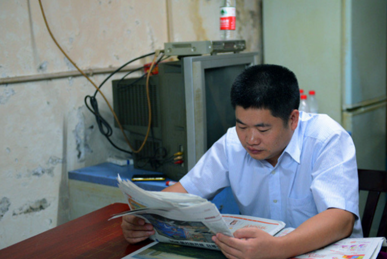 招聘|太平间收尸人：接过冻僵的弃婴，抬过腐烂的病人，闻到肉味就想吐