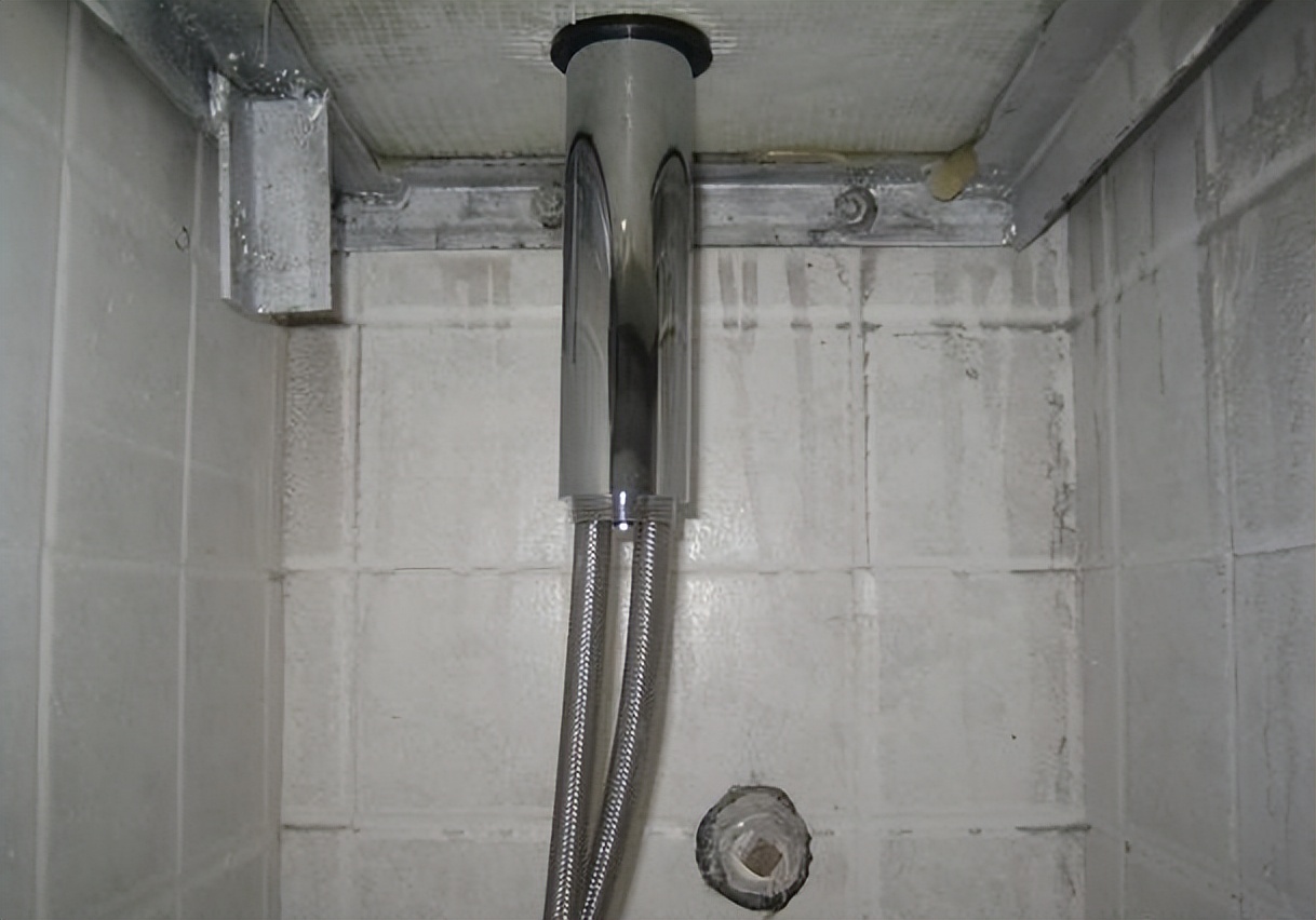 生完孩子后才发现当初在阳台做的洗衣池是多么有用啊!用得很顺手