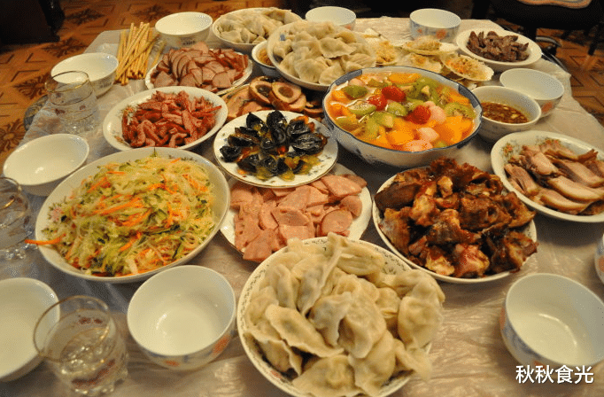 今年情况特殊，过年回家喝酒，这3句客套话听听就好，别太当真