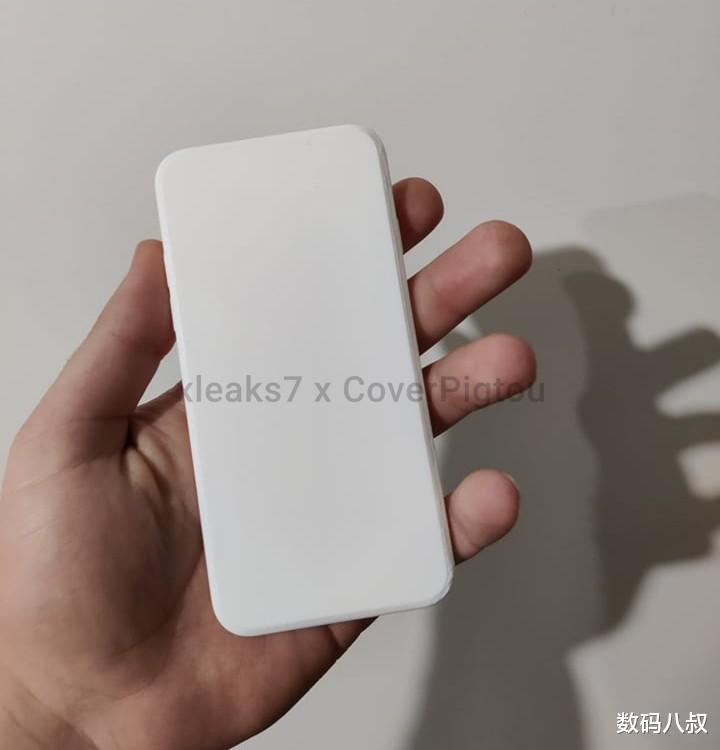 飞利浦·斯塔克|苹果iPhone SE3机模放出,果粉眼睛一亮:这才是梦寐以求的手机