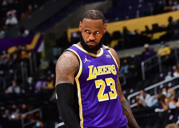 快船队|NBA疯狂一战！单场153分＋11人得分上双，刷爆队史纪录，詹皇眼馋