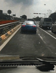 “自从换上了这种凳子，店里的生意格外的好！”