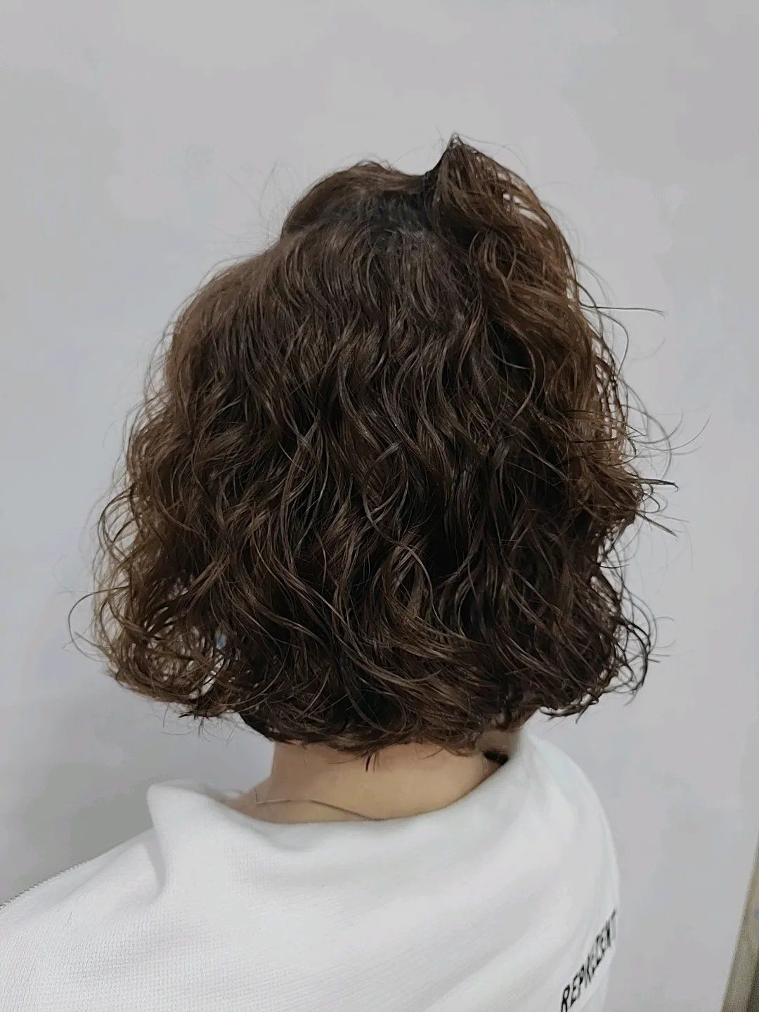 短发 最火女士短发14款，烫卷剪短美美哒，看着很心动