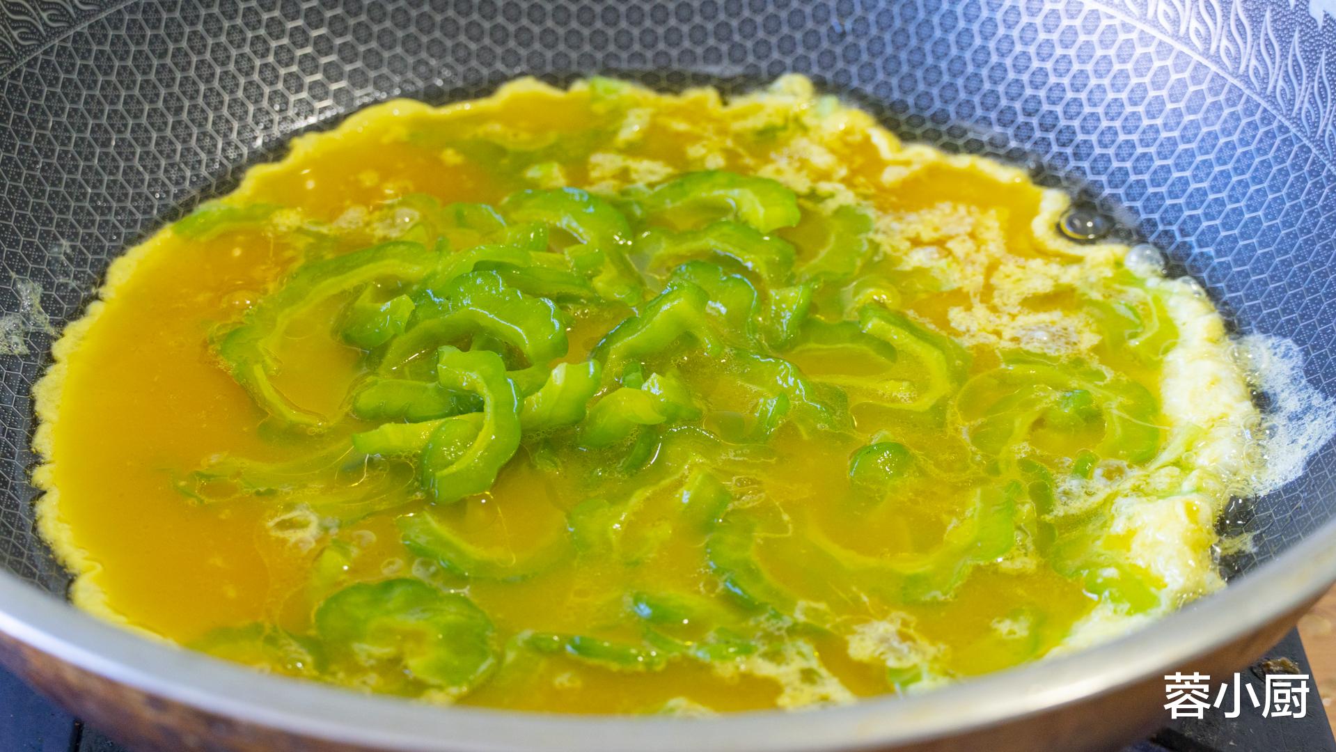 水果|秋天,女人要多吃4道菜,维C含量极高,营养防秋燥,皮肤好不显老