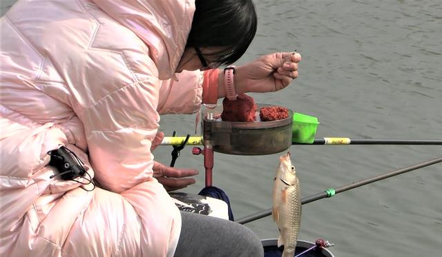 |春季鱼上浮是钓底还是钓浮?春天刮什么风最好钓鱼?