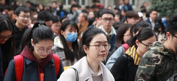 裁员|公务员将不再以考试为主,有多条途径可尝试,大学生要把握好机会