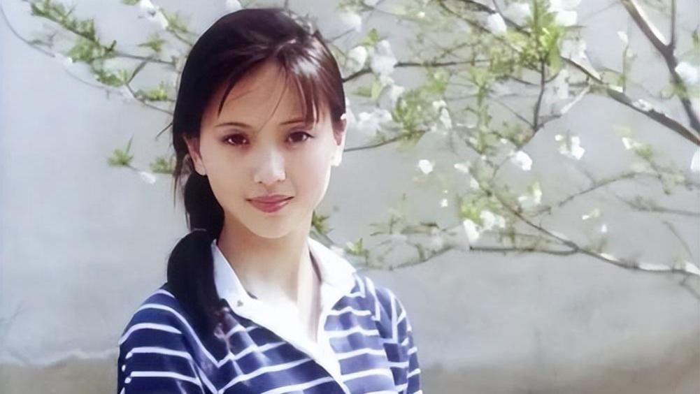 陶慧敏|演员陶慧敏：嫁给初恋幸福一生，中年再度翻红，56岁依旧很美