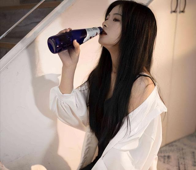 案件:女子酒后被跟踪,遭男子强行拖到草丛,女子:我身上有病菌