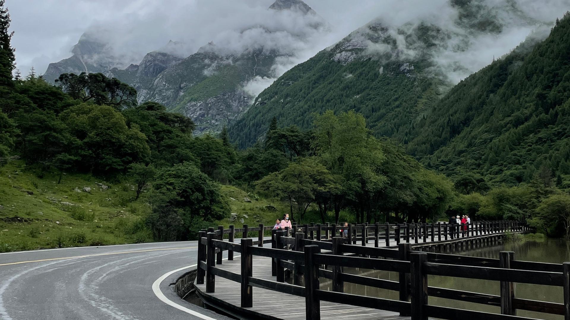 甘南|逃离广元向川西出发，远处雪山，脚下草原，一步一景！