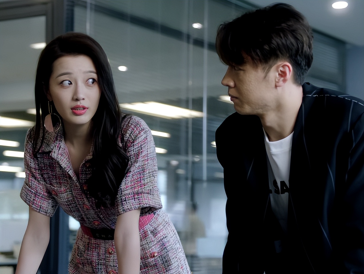 白冰|难怪《总监》大火！演员学历一个比一个狠，白冰更是让人意外