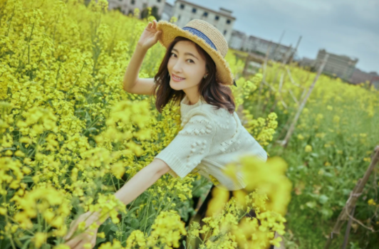 王丽坤|素颜女神，37岁颜值身材双双在线，晒氛围感美照，身材火辣太吸睛