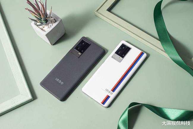 iqoo|价格大幅度下滑，12G+256G+120W，售价亲民值不值