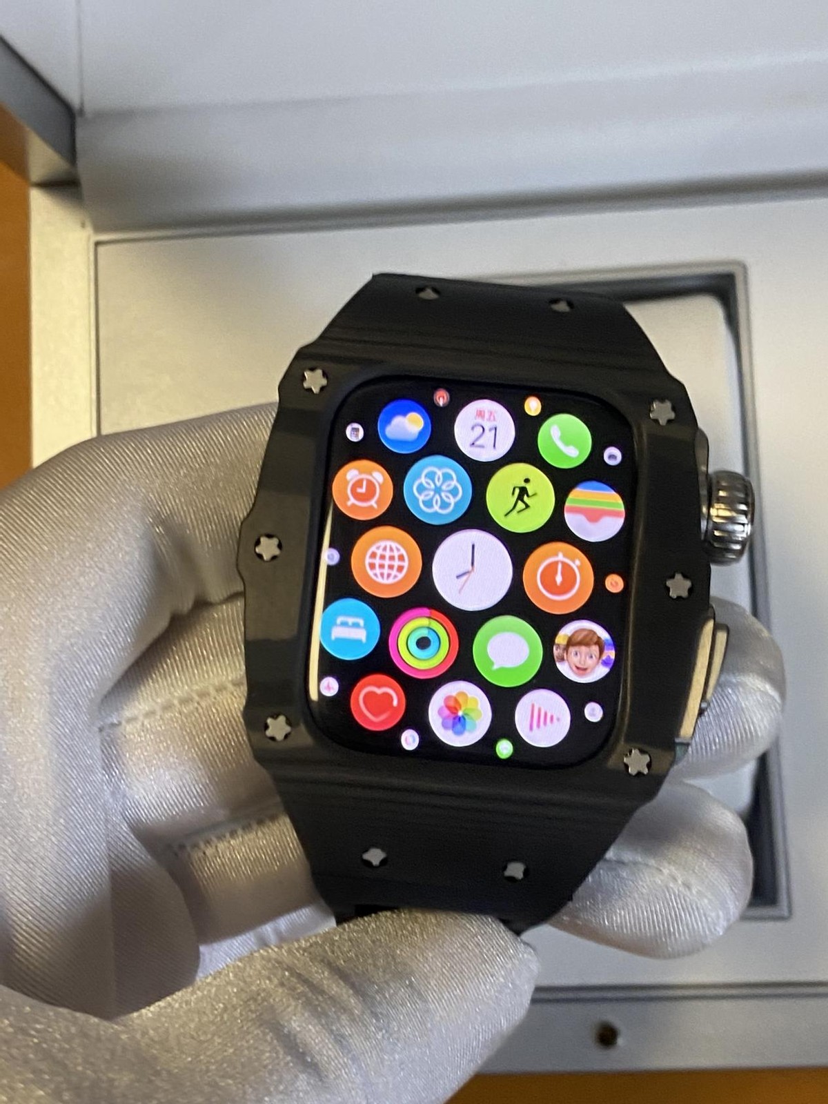 苹果汽车|Apple Watch S7，经典原版和独一无二的定制款PK，你会怎样选择呢？