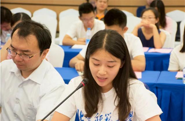 公费师范生|“公费师范生”不用学费还有编制，为何学生说后悔了？原因很现实