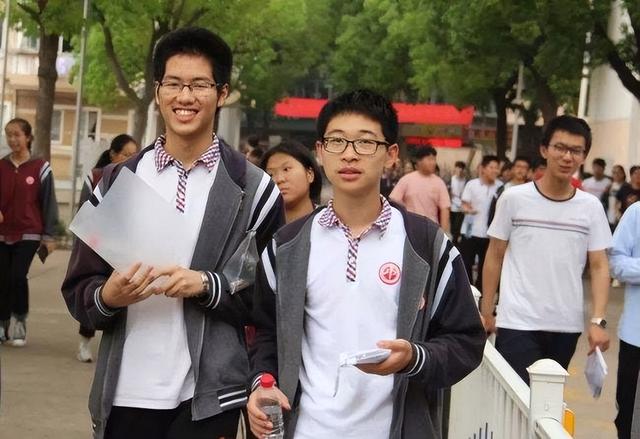 大学生|人到中年再糊涂，也不要让子女将就干5种工作，以后想帮都帮不上