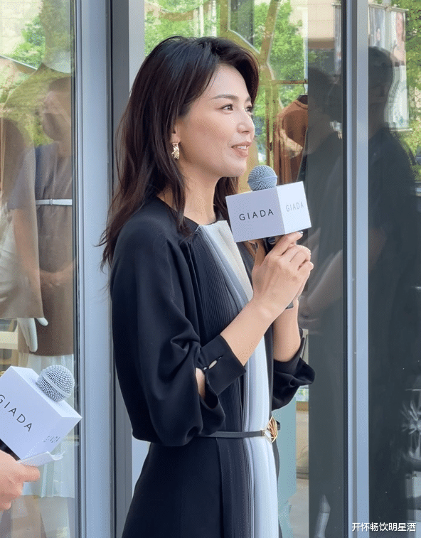 刘涛|“叠窗帘”的连衣裙,刘涛最呆萌的样子,网友:可爱!