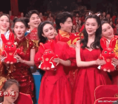 主持人|春晚看点多！秦岚上演女神落泪，马丽“炸毛”了，撒贝宁成亮点王