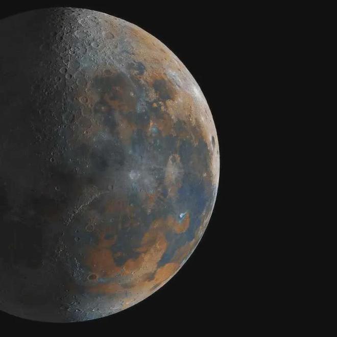月球|清晰的月球照片：由一个 16 岁男孩用 50000 多张照片拼接而成