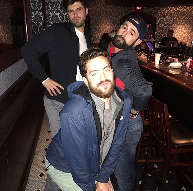 女人味|外国男生晒出模仿女生的各种摆拍，画风充满“女人味”，辣眼睛