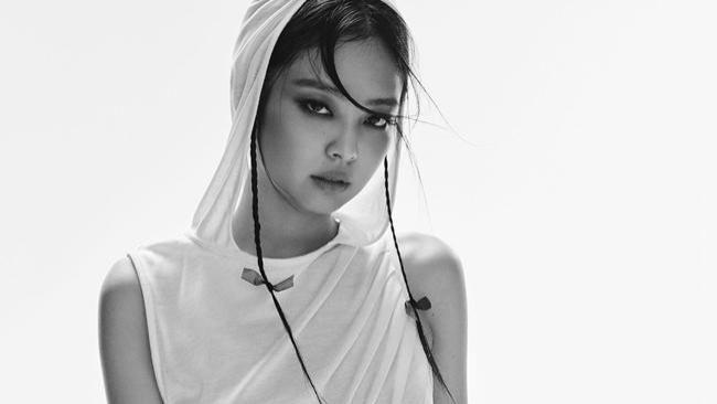 金智妮|Jennie 登美国时尚杂志，被封K-POP巨星大秀韩流魅力