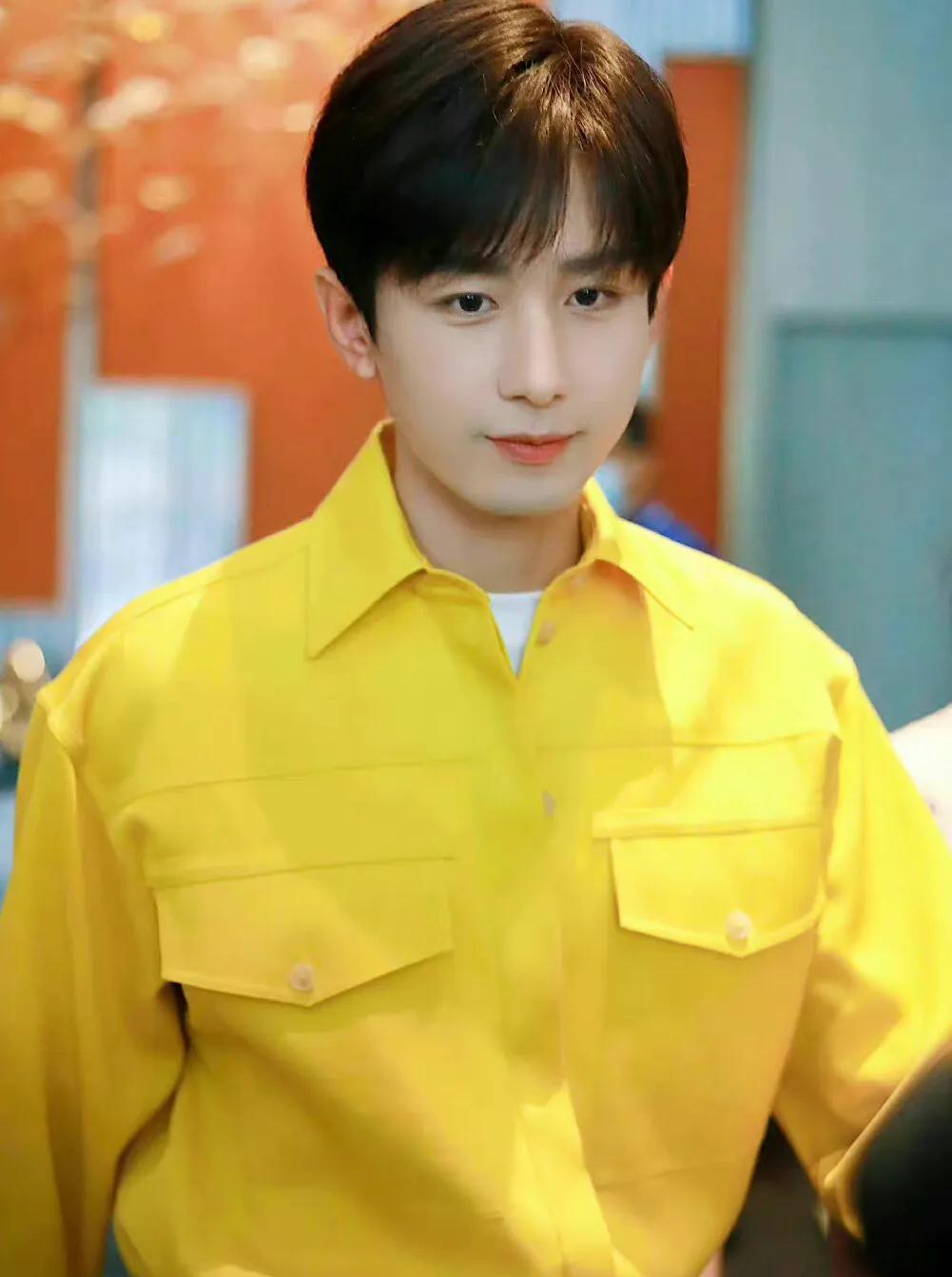 成毅|成毅现身录制现场 果果们应援太给力 燃爆暑期档的应渊和月尊同框