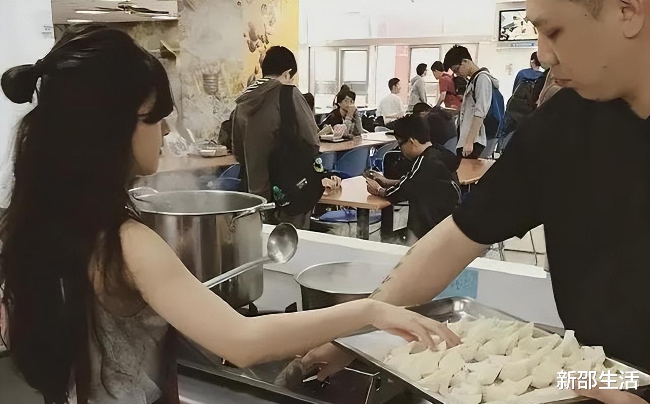 |成功变成明星的6位网红，有人是淘宝女模有人书模，发展各不一样