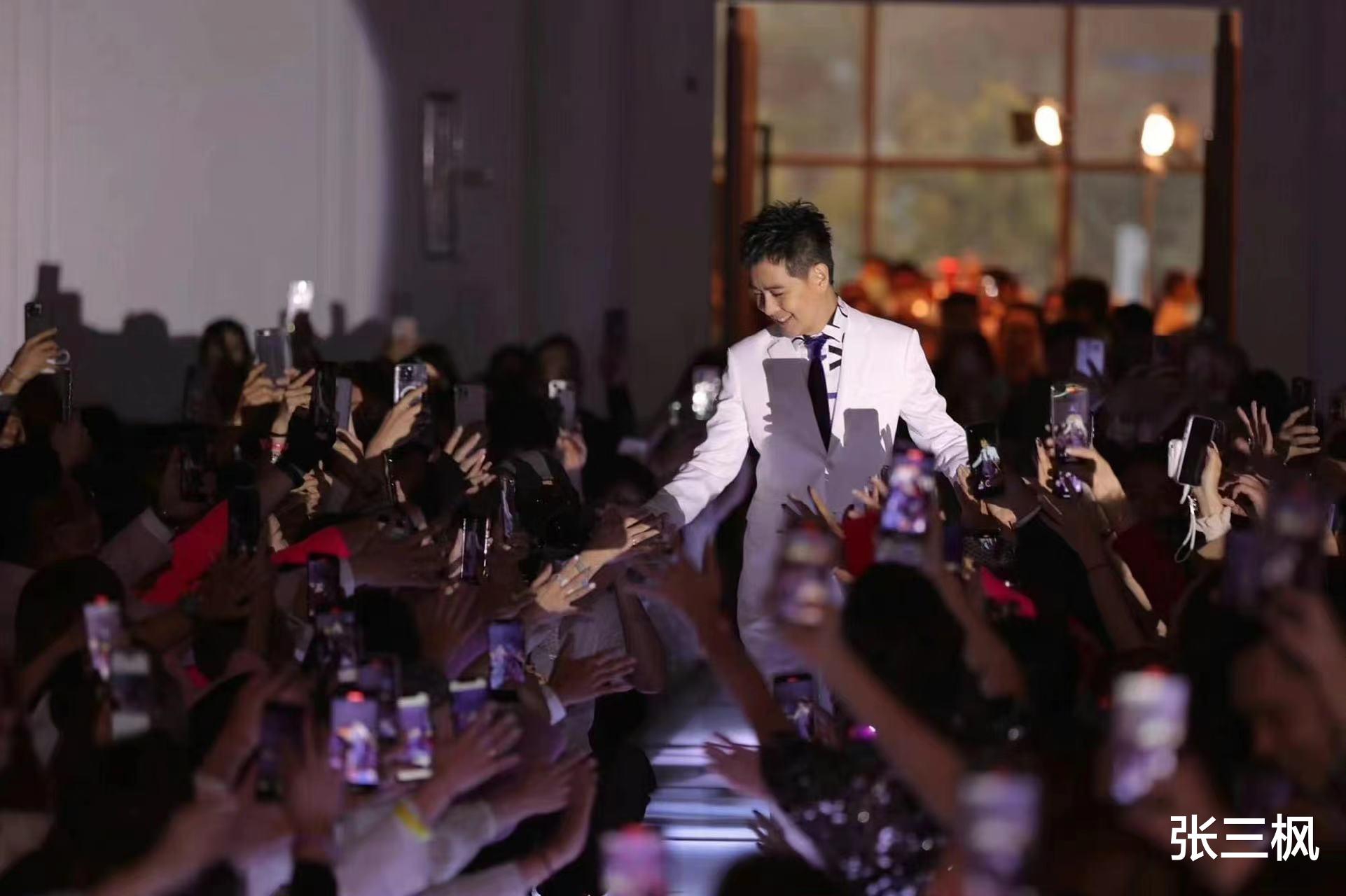 林志颖|林志颖车祸后首度现身活动,模样略有改变,受伤右手全程没拿麦