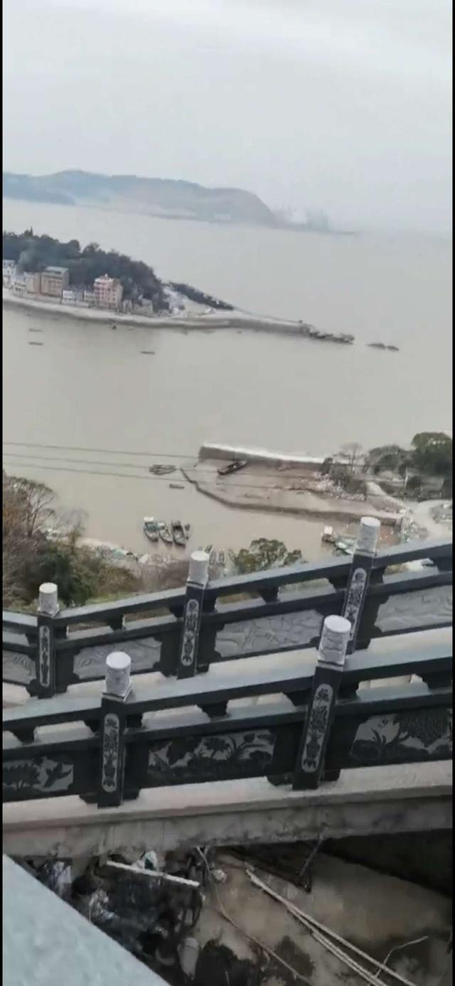 |老家东海群岛出击,提着这串鱼我就是村里最靓的崽