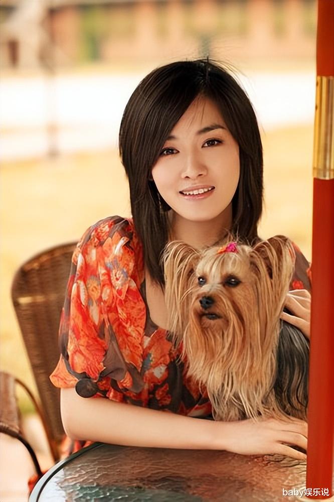 侯勇|侯勇:和沈蓉离婚后,二婚又离婚,三婚爱上90后美女