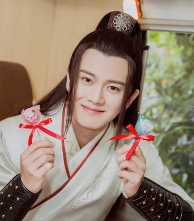 任嘉伦|任嘉伦资源太好,《锦衣之下》后又一大剧将播,女主还是谋女郎