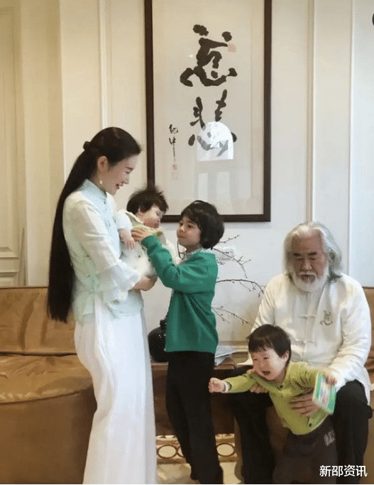 王刚|老来得子的8位男星,年龄差一个比一个大,最大的与孩子相差81岁