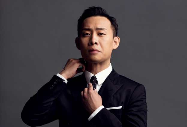 张译|演员是否当得起英雄二字?张译百花奖发言惹争议,网友点赞李雪健