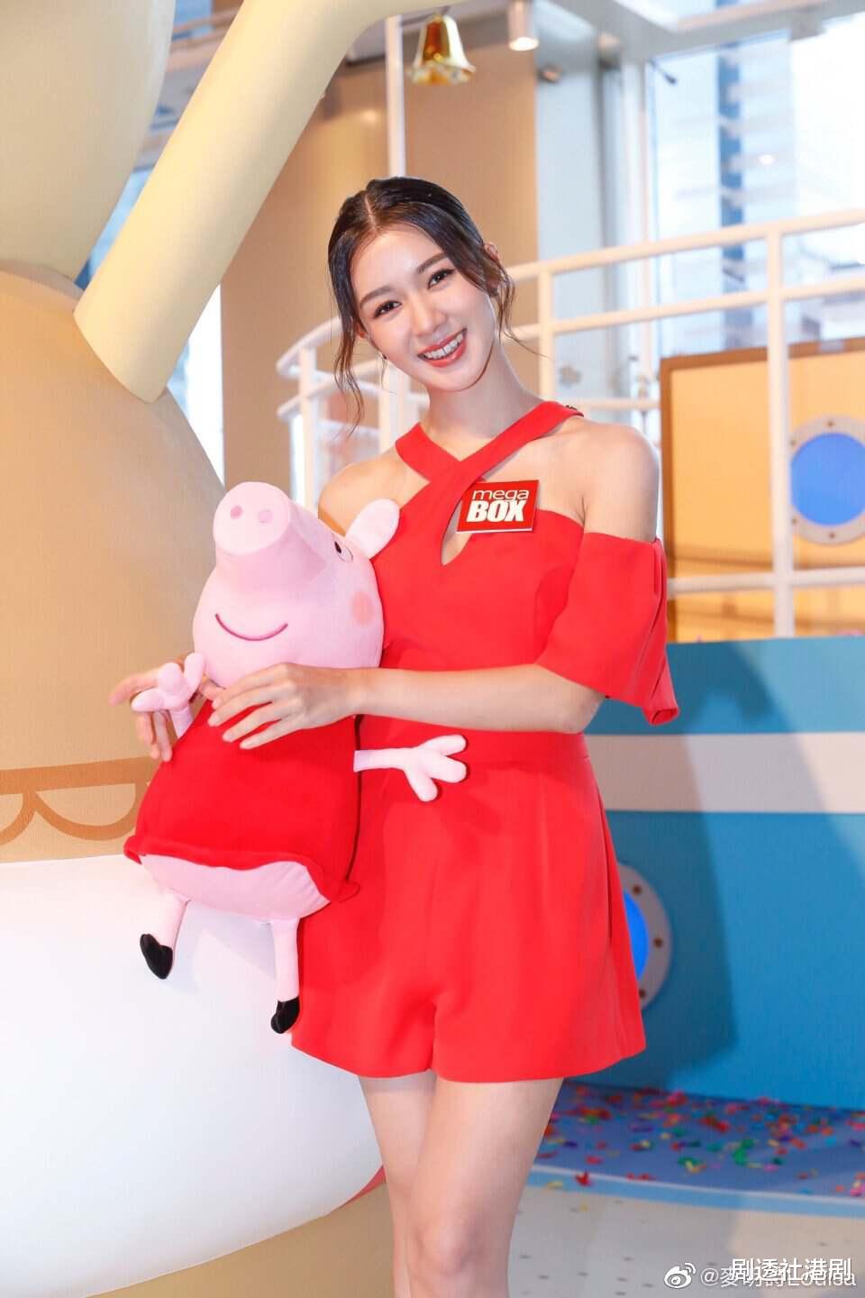 麦明诗|恋情再添实锤？TVB“十优港姐”疑与异性过节，两人曾被曝游日本