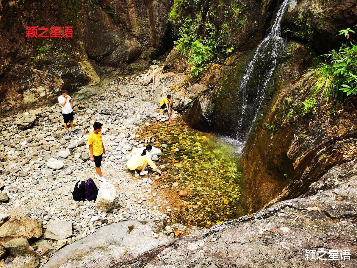 漂流|宁波玩水胜地中坡山森林公园，老龙潭见底，垃圾堆积成山